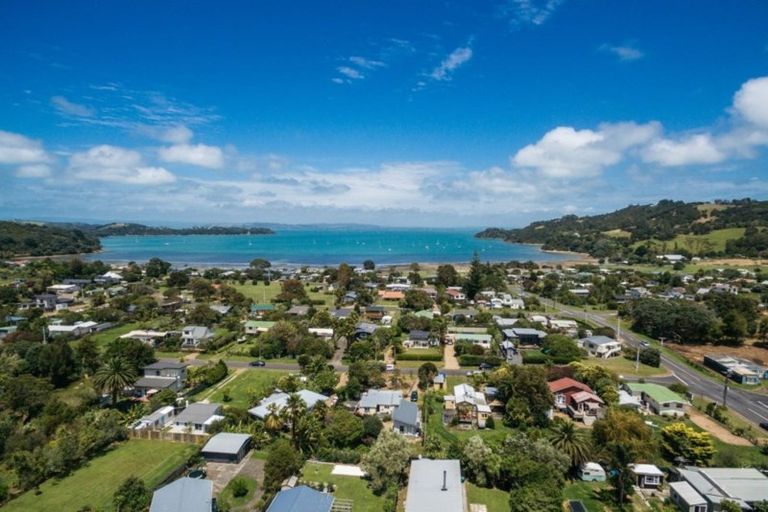 Photo of property in 8 Manuka Road, Oneroa, Waiheke Island, 1081