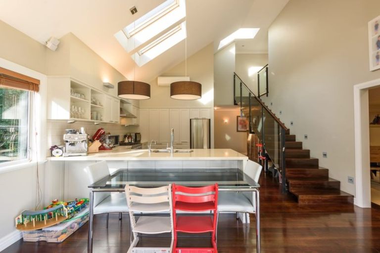 Photo of property in 5 Cheviot Road, Lowry Bay, Lower Hutt, 5013