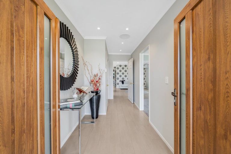 Photo of property in 34 Ambleside Drive, Northpark, Auckland, 2013