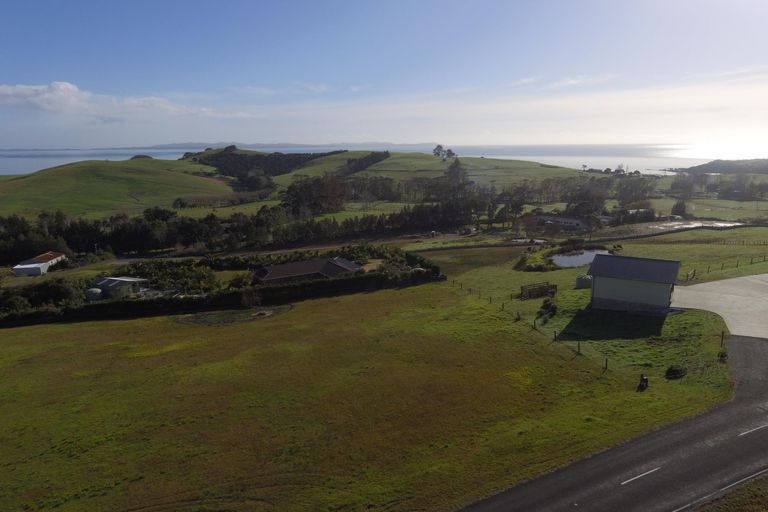 Photo of property in 18 Taipa View Road, Taipa, 0483