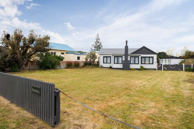 Photo of property in 31 Koputara Road, Himatangi Beach, Foxton, 4891
