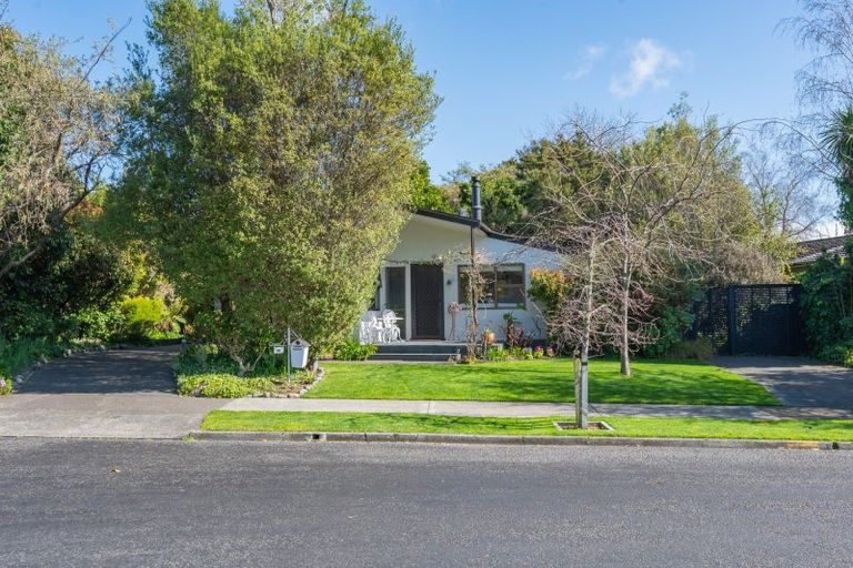 Photo of property in 34 James Cook Street, Havelock North, 4130