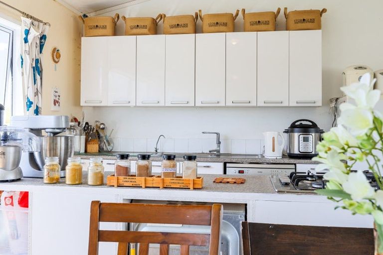 Photo of property in 18 Martin Road, Papatawa, Woodville, 4998