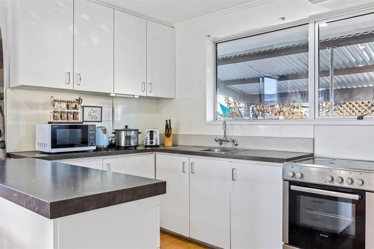 Photo of property in 2/98a Tilford Street, Woolston, Christchurch, 8062