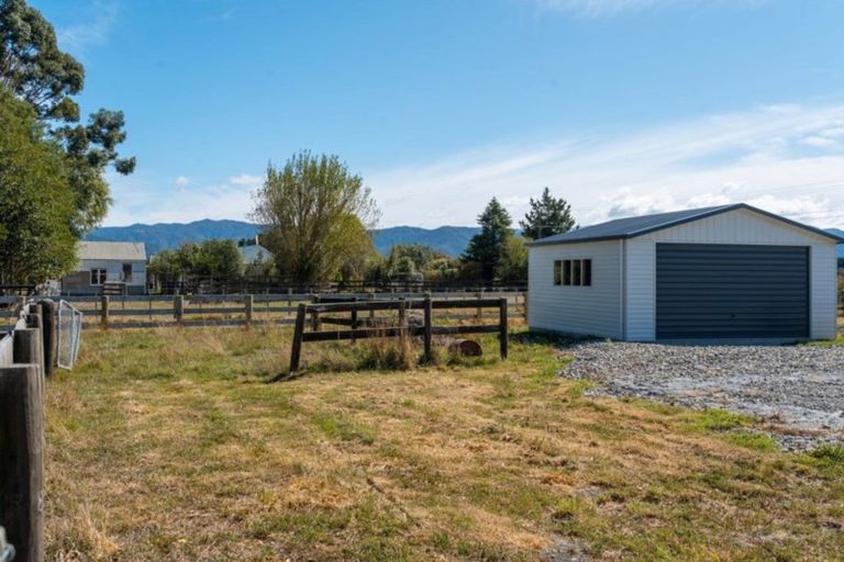 Photo of property in 70 Duddings Line, Tauherenikau, 5771