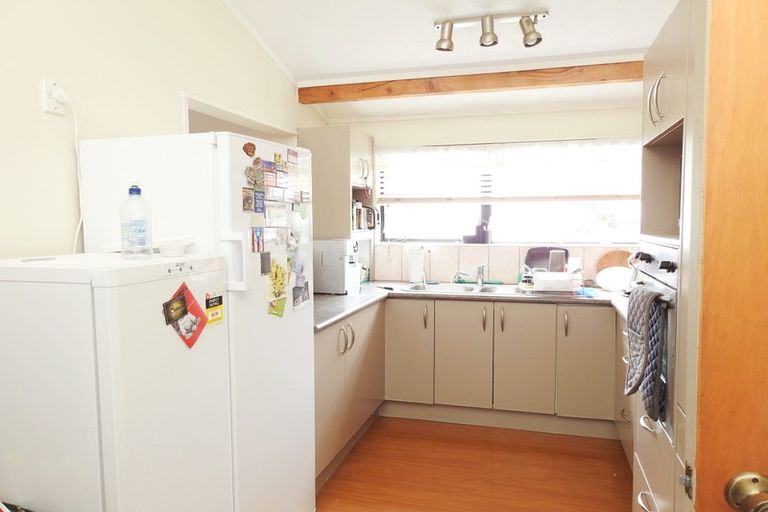 Photo of property in 64 De Quincey Terrace, Highland Park, Auckland, 2010