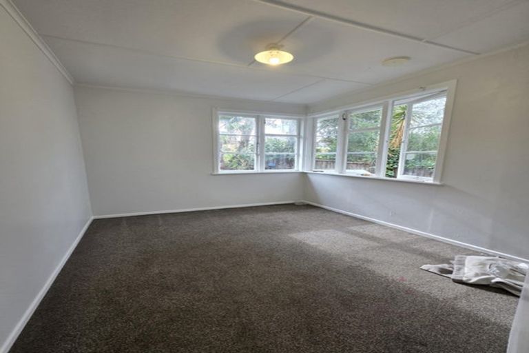 Photo of property in 3 Donovan Avenue, Massey, Auckland, 0614