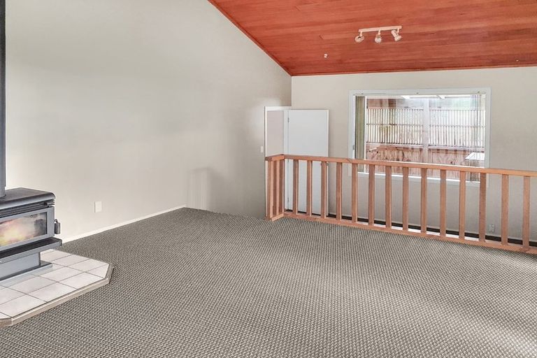 Photo of property in 161 Horsman Road, Waitakere, Henderson, 0782