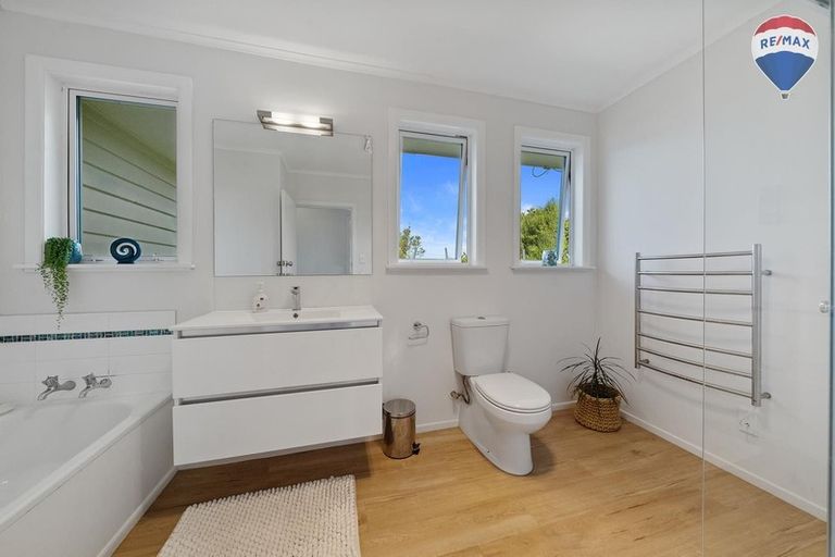 Photo of property in 19 Panorama Grove, Harbour View, Lower Hutt, 5010