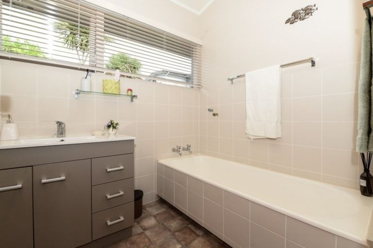 Photo of property in 187 Cambridge Road, Hillcrest, Hamilton, 3216