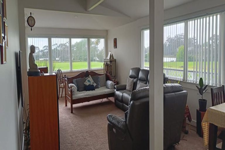 Photo of property in 105 Archibald Road, Kelston, Auckland, 0602