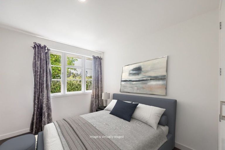 Photo of property in 21 Pitt Street, Clive, 4102