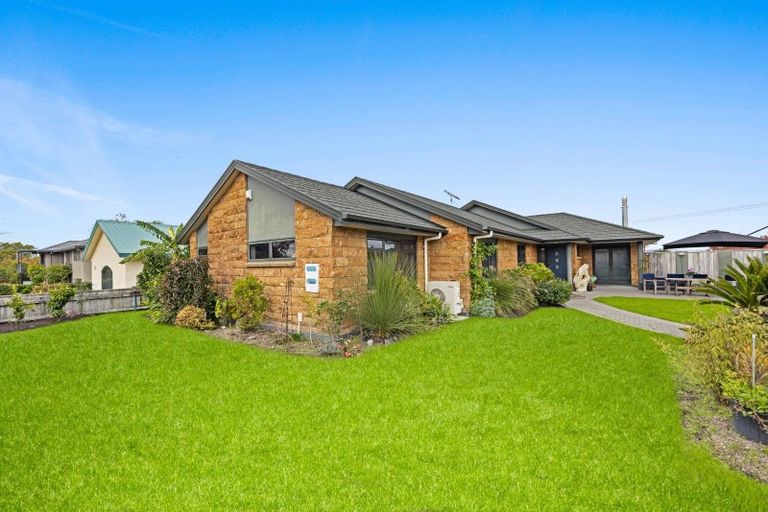 Photo of property in 34 Kinder Street, Acacia Bay, Taupo, 3330