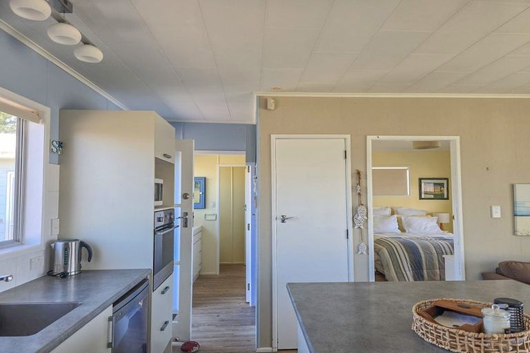 Photo of property in 585 Pukehina Parade, Pukehina, Te Puke, 3189