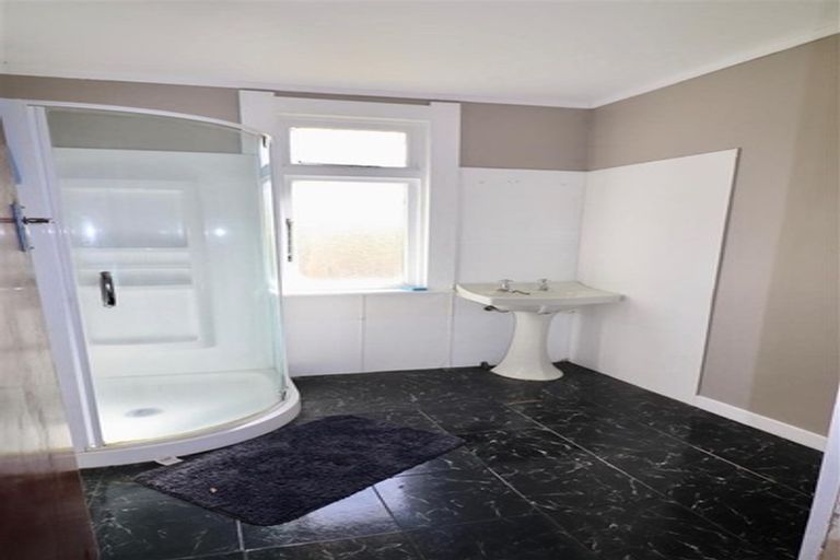 Photo of property in 1 Curtis Street, Hector, 7822