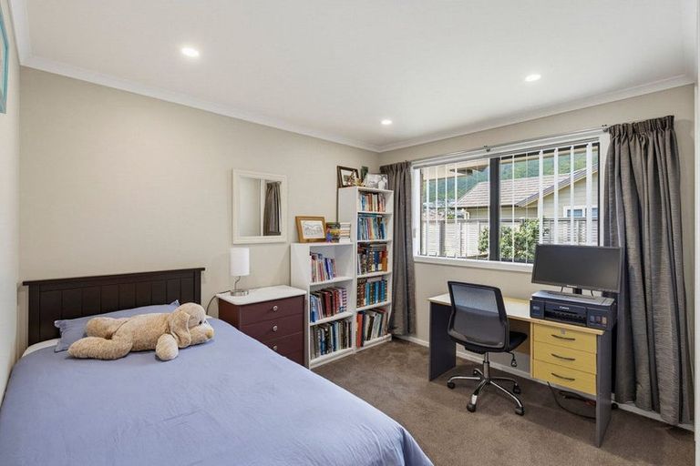 Photo of property in 35 Waipunahau Road, Waikanae, 5036