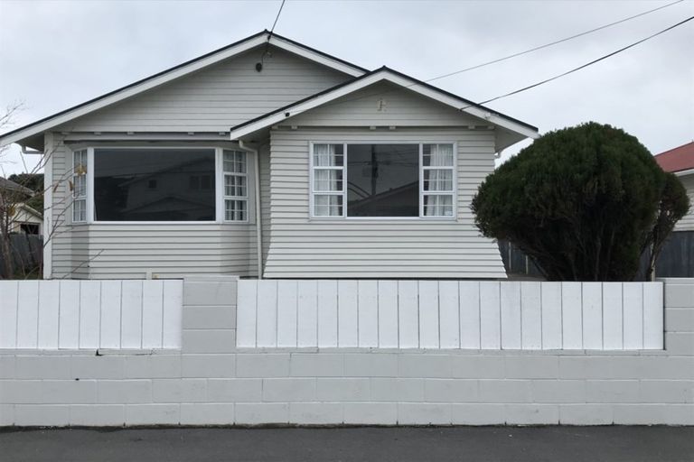 Photo of property in 13 Liverpool Street, Miramar, Wellington, 6022