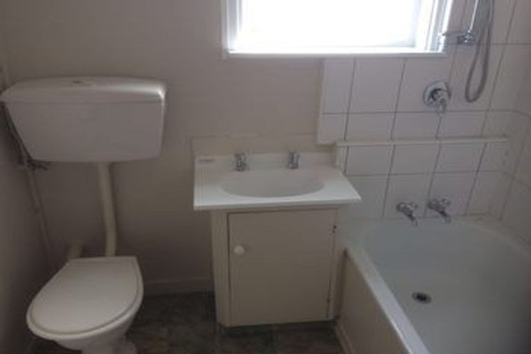 Photo of property in 5/52 Bannerman Road, Morningside, Auckland, 1022