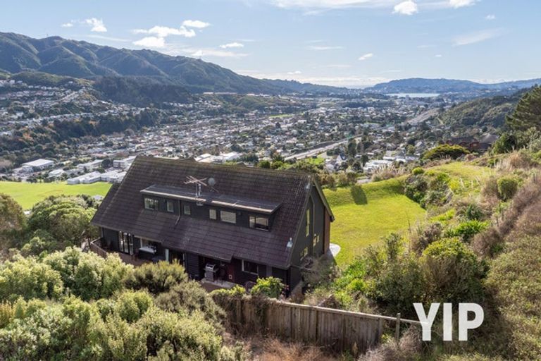 Photo of property in 85 Woodman Drive, Tawa, Wellington, 5028
