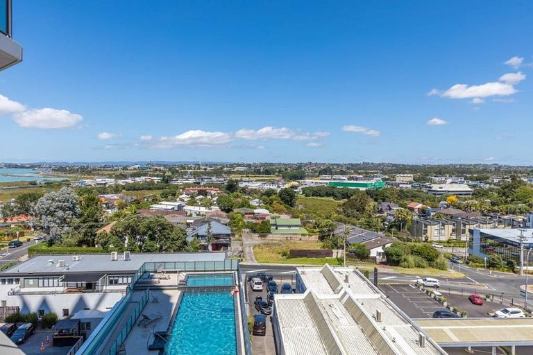 Photo of property in Scotia Tower Apartments, 8a/8 Scotia Place, Auckland Central, Auckland, 1010
