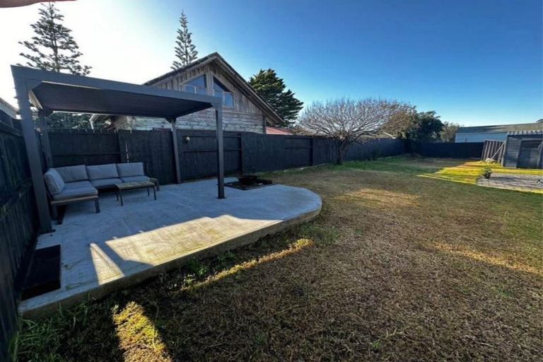 Photo of property in 13 Costello Crescent, Pukehina, Te Puke, 3189
