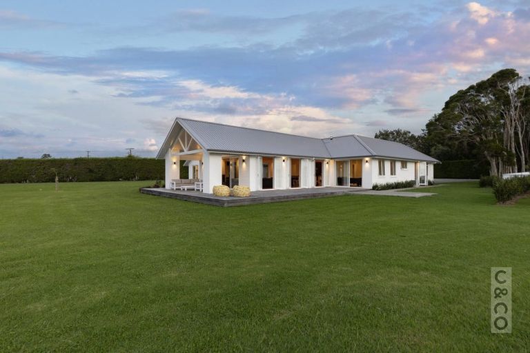 Photo of property in 88 Taupaki Road, Taupaki, Henderson, 0782