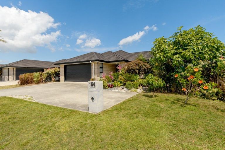 Photo of property in 164 Doncaster Drive, Papamoa Beach, Papamoa, 3118