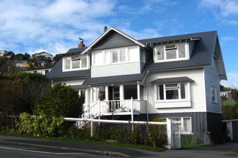 Photo of property in 120 Hackthorne Road, Cashmere, Christchurch, 8022