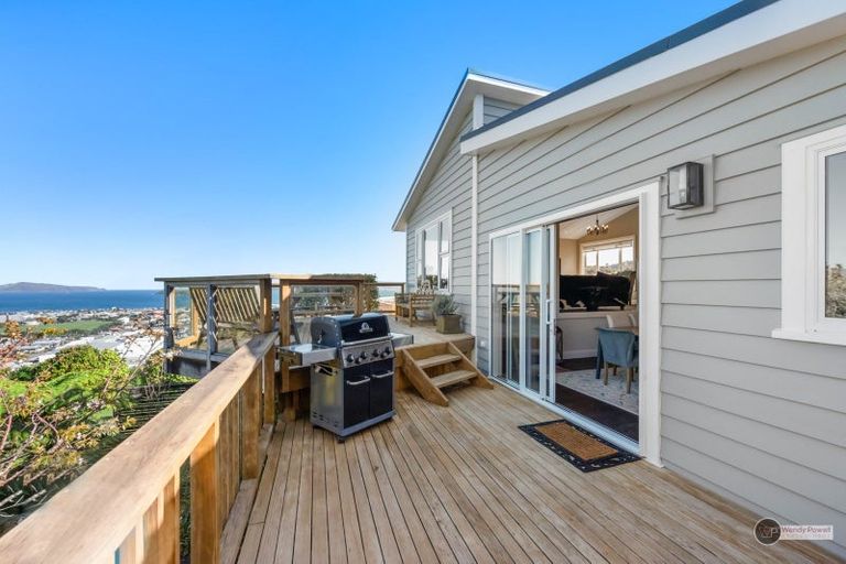 Photo of property in 10 Chestnut Grove, Maungaraki, Lower Hutt, 5010