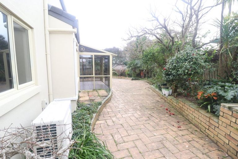 Photo of property in 8 Bushlands Park Drive, Albany, Auckland, 0632