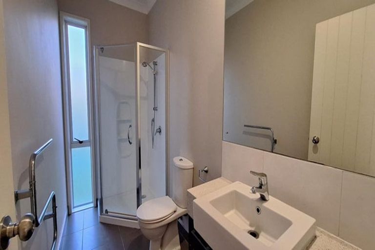 Photo of property in 38 Borneo Drive, Fairview Heights, Auckland, 0632