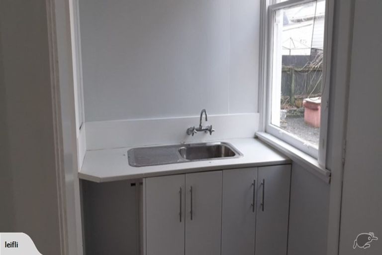 Photo of property in 76 Tinakori Road, Thorndon, Wellington, 6011