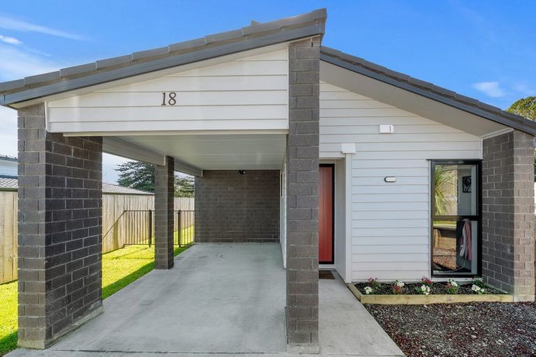 Photo of property in 18 Taupata Lane, Helensville, 0800