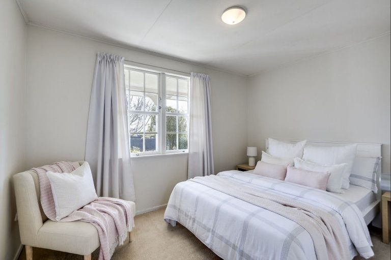 Photo of property in 1 James Cook Street, Havelock North, 4130