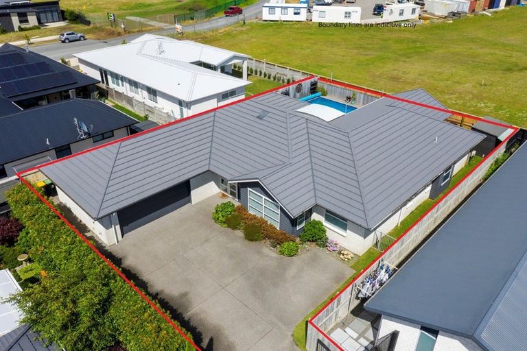 Photo of property in 34 Hiria Crescent, Papamoa Beach, Papamoa, 3118