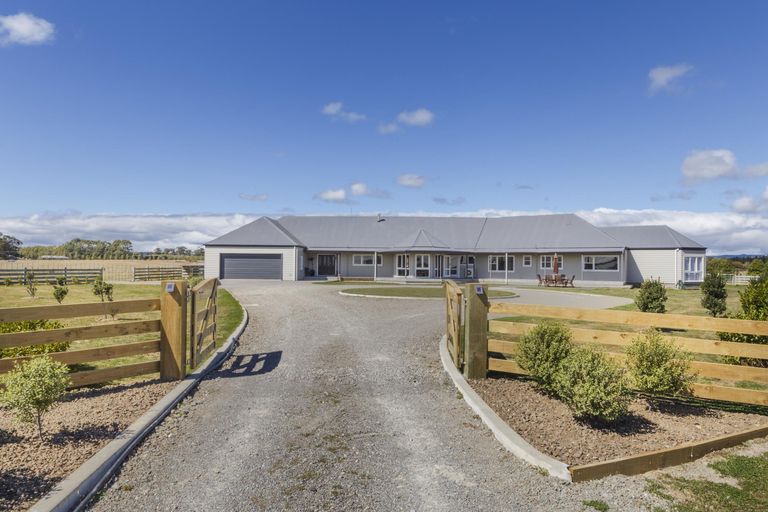 Photo of property in 117 Clevely Line, Bunnythorpe, Palmerston North, 4478