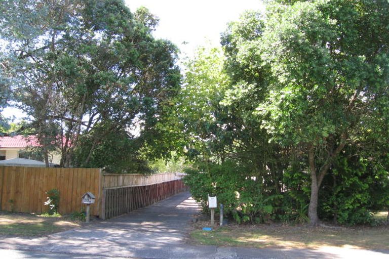 Photo of property in 2/59 Salamanca Road, Sunnynook, Auckland, 0620