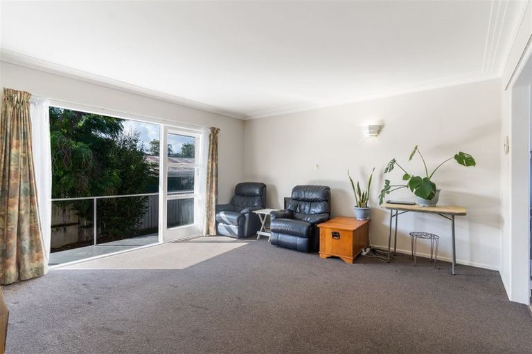 Photo of property in 2/14 South Street, Papakura, 2110