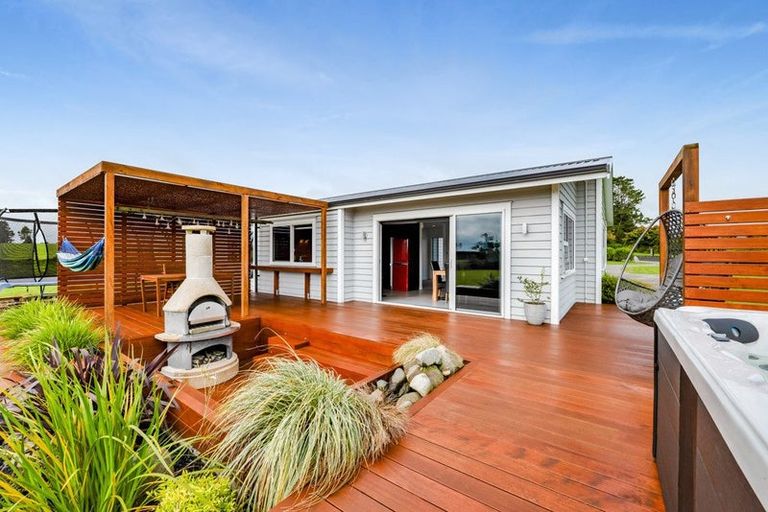 Photo of property in 1253 Upland Road, Egmont Village, Inglewood, 4386