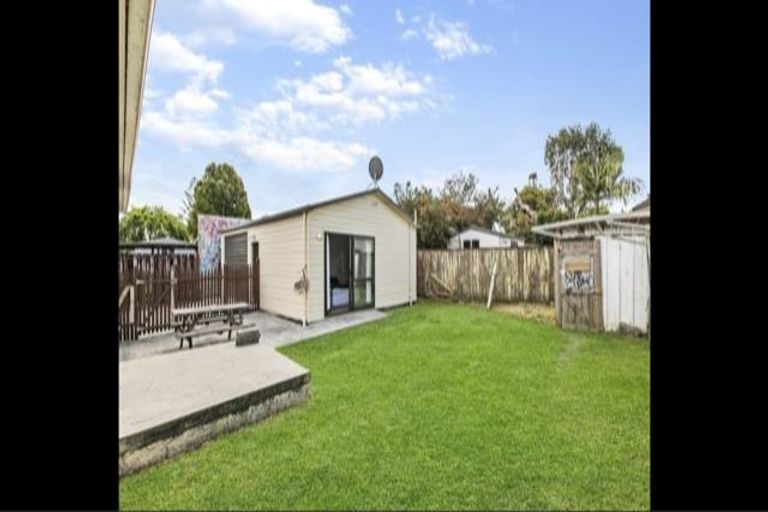 Photo of property in 70 Mcannalley Street, Manurewa East, Auckland, 2102