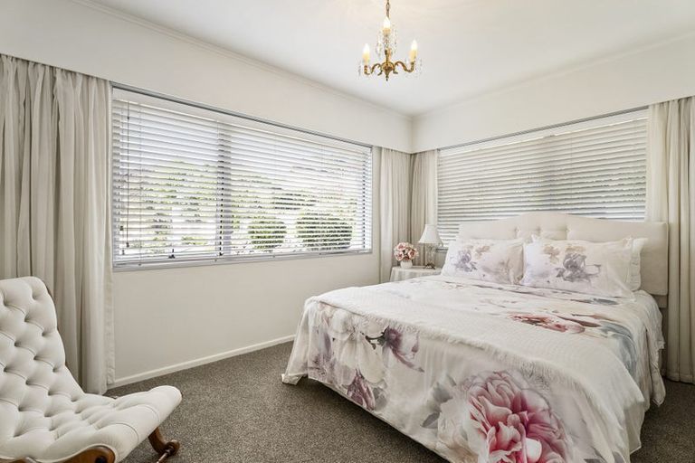 Photo of property in 76 Marellen Drive, Red Beach, 0932