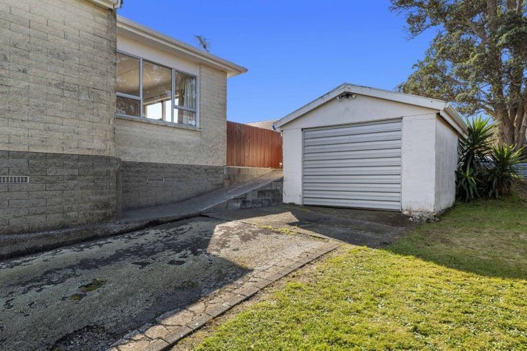 Photo of property in 94 Omata Road, Marfell, New Plymouth, 4310