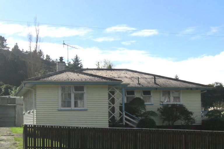 Photo of property in 72 Delaney Drive, Stokes Valley, Lower Hutt, 5019