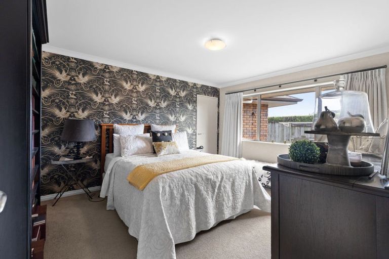 Photo of property in 21 Liberty Grove, Kelvin Grove, Palmerston North, 4414