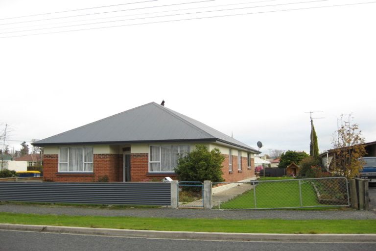 Photo of property in 18 Johnson Street, Milton, 9220