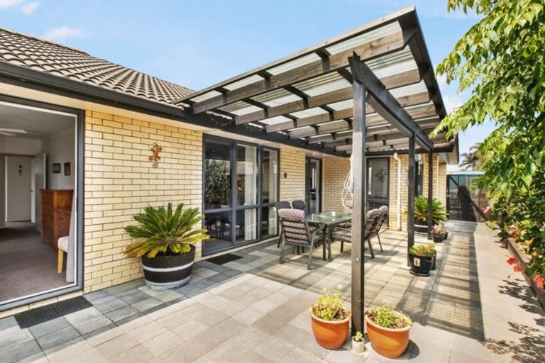 Photo of property in 10 Carrington Drive, Papamoa Beach, Papamoa, 3118