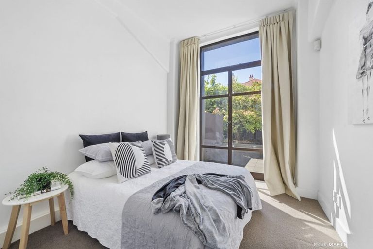 Photo of property in Augusta Apartments, 5/254 Willis Street, Te Aro, Wellington, 6011