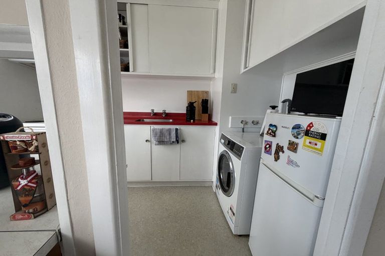Photo of property in Churchill Flats, 213 The Terrace, Wellington Central, Wellington, 6011