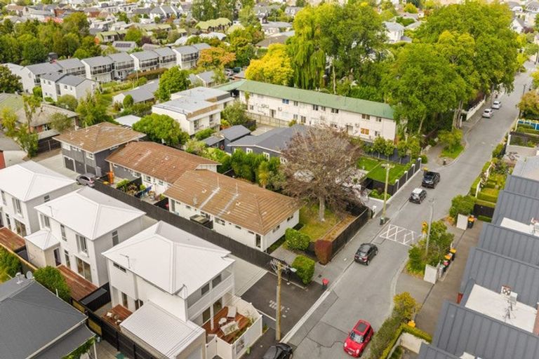 Photo of property in 1/82 Holly Road, St Albans, Christchurch, 8014