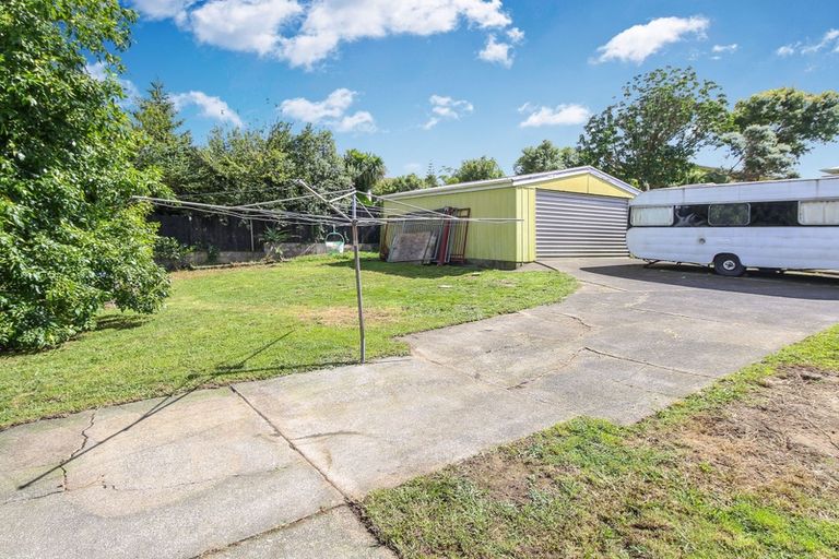 Photo of property in 3 Crompton Road, Massey, Auckland, 0614